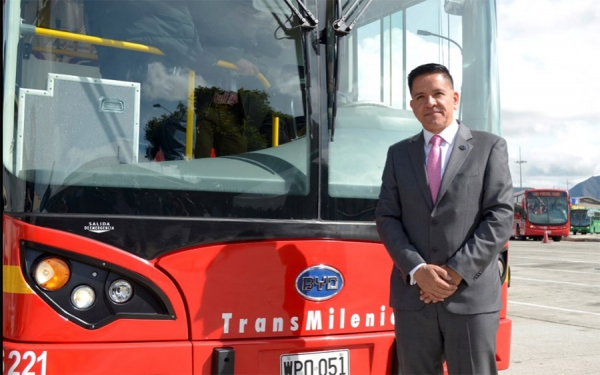Ya rueda en Bogotá el primer bus eléctrico y articulado del mundo