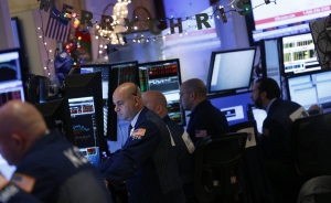 Wall Street sigue con fuertes pérdidas y Dow Jones cae 2,19 % a media sesión