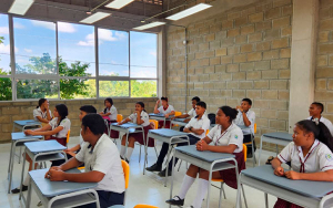 Gobierno entrega tres colegios en Guaranda departamento de Sucre