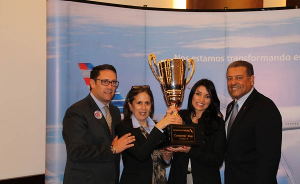 American Airlines en Bogotá recibió premio por excelencia en atención al cliente