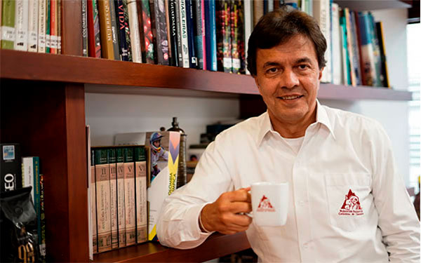 Roberto Vélez Vallejo Roberto Vélez Vallejo