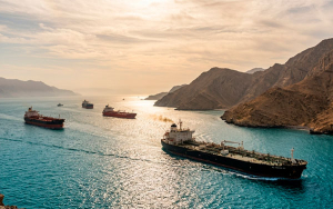 Trump pretende bloquear buques que intentan entrar o salir del Ormuz