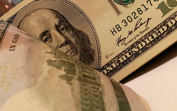 Dolarizaci&oacute;n, el mejor acuerdo de libre comercio: Uni&oacute;n Editorial