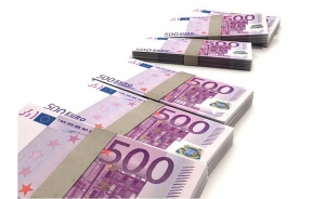 BCE aumenta en 900 millones de euros liquidez de emergencia para banca griega