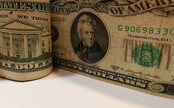 Subida del d&oacute;lar en Colombia responde a temores de recesi&oacute;n global