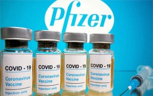 Medio francés revela la presión que sufrió la UE para aprobar la vacuna Pfizer