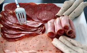 La OMS aclara que no se ha pedido al p&uacute;blico dejar de consumir carne