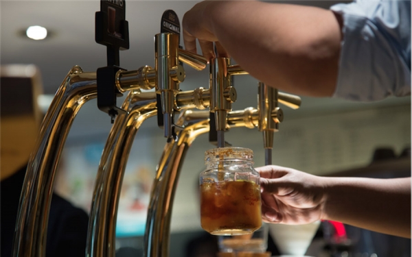 Caf&eacute; con nitr&oacute;geno: La nueva tendencia que presenta Juan Valdez