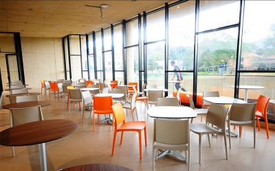 Mobiliario que aviva los ambientes en hoteles y restaurantes
