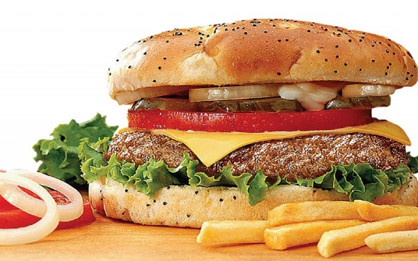 Con 50 años, hamburguesa “Del Oeste” anuncia expansión