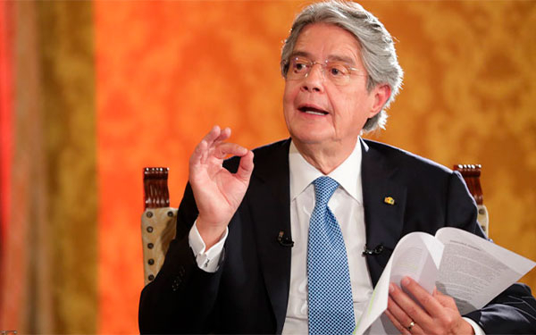 Presidente de Ecuador no incrementará el precio de los combustibles