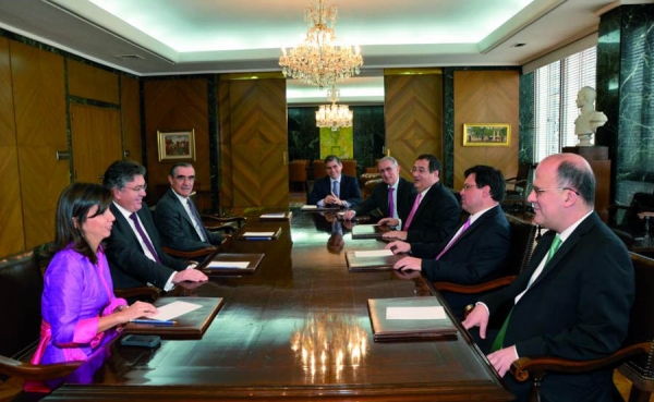 Emisor sube las tasas en 50 puntos b&aacute;sicos y anuncia subastas