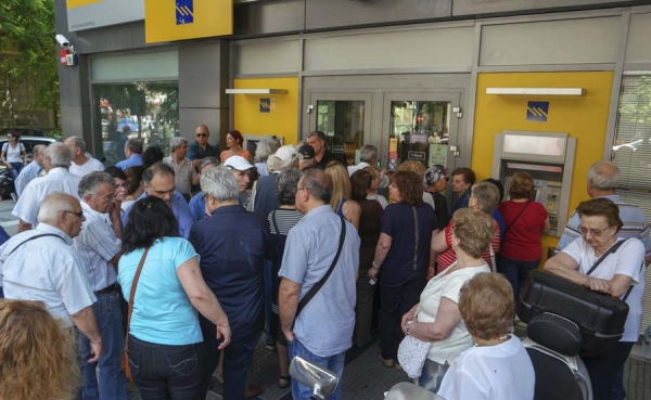 La economía griega empieza a sufrir los efectos del control de los capitales