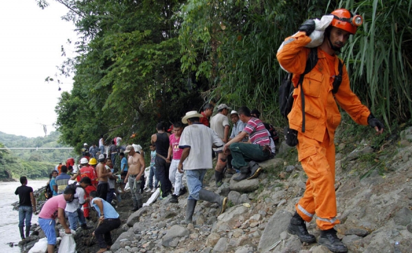 Al menos quince mineros atrapados en una mina en el centro de Colombia