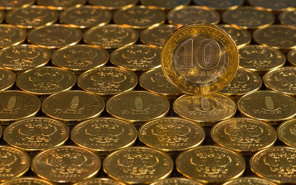 La moneda rusa cae a niveles nunca vistos frente al d&oacute;lar y el euro