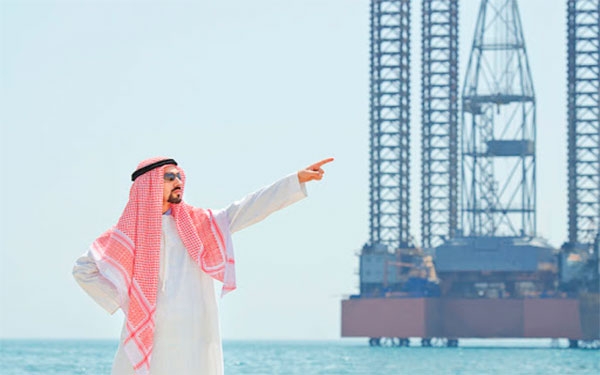 Arabia Saudí dispuesta a equilibrar el mercado petrolero